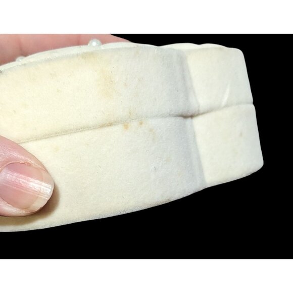 Coquette Regency Velvet Pearl White Heart Trinket Box - Picture 3 of 10